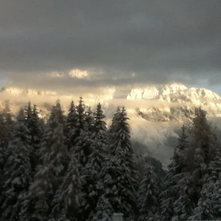 アパート Helga シュラートミンク