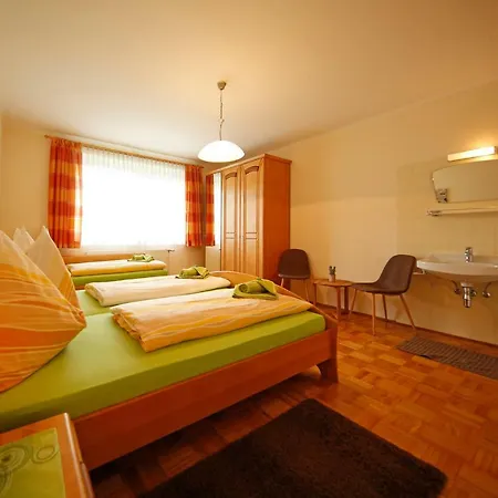 アパート Helga シュラートミンク